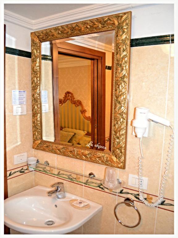 Guest House La Chicca Venedig Rum bild