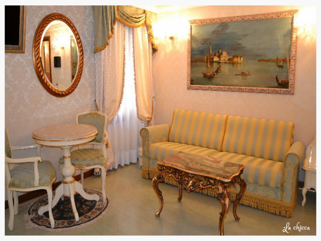 Guest House La Chicca Venedig Rum bild