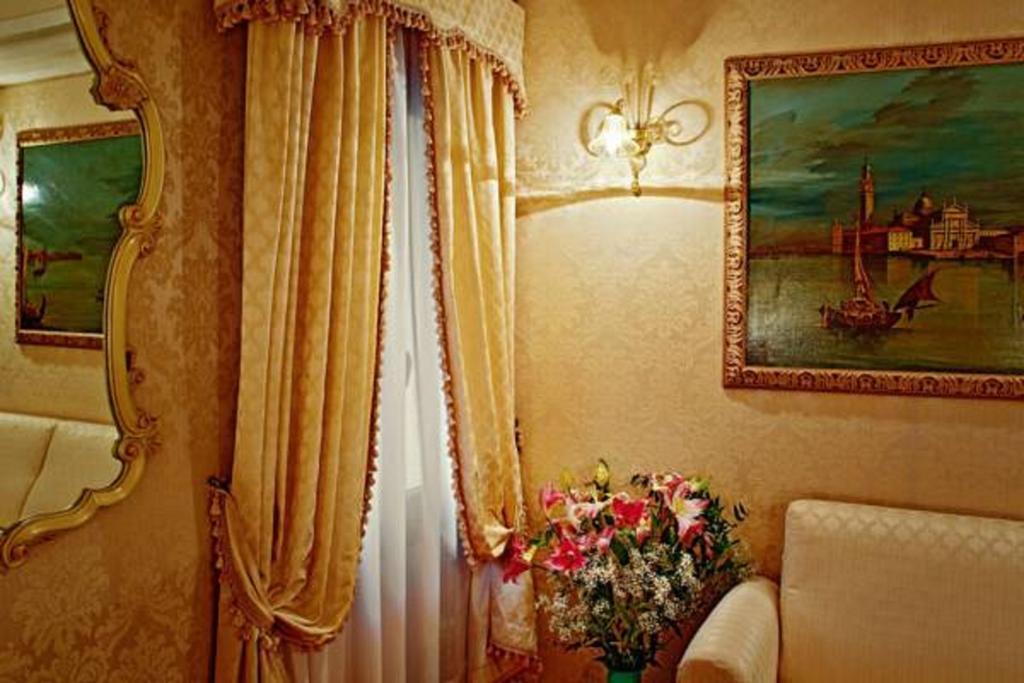 Guest House La Chicca Venedig Exteriör bild